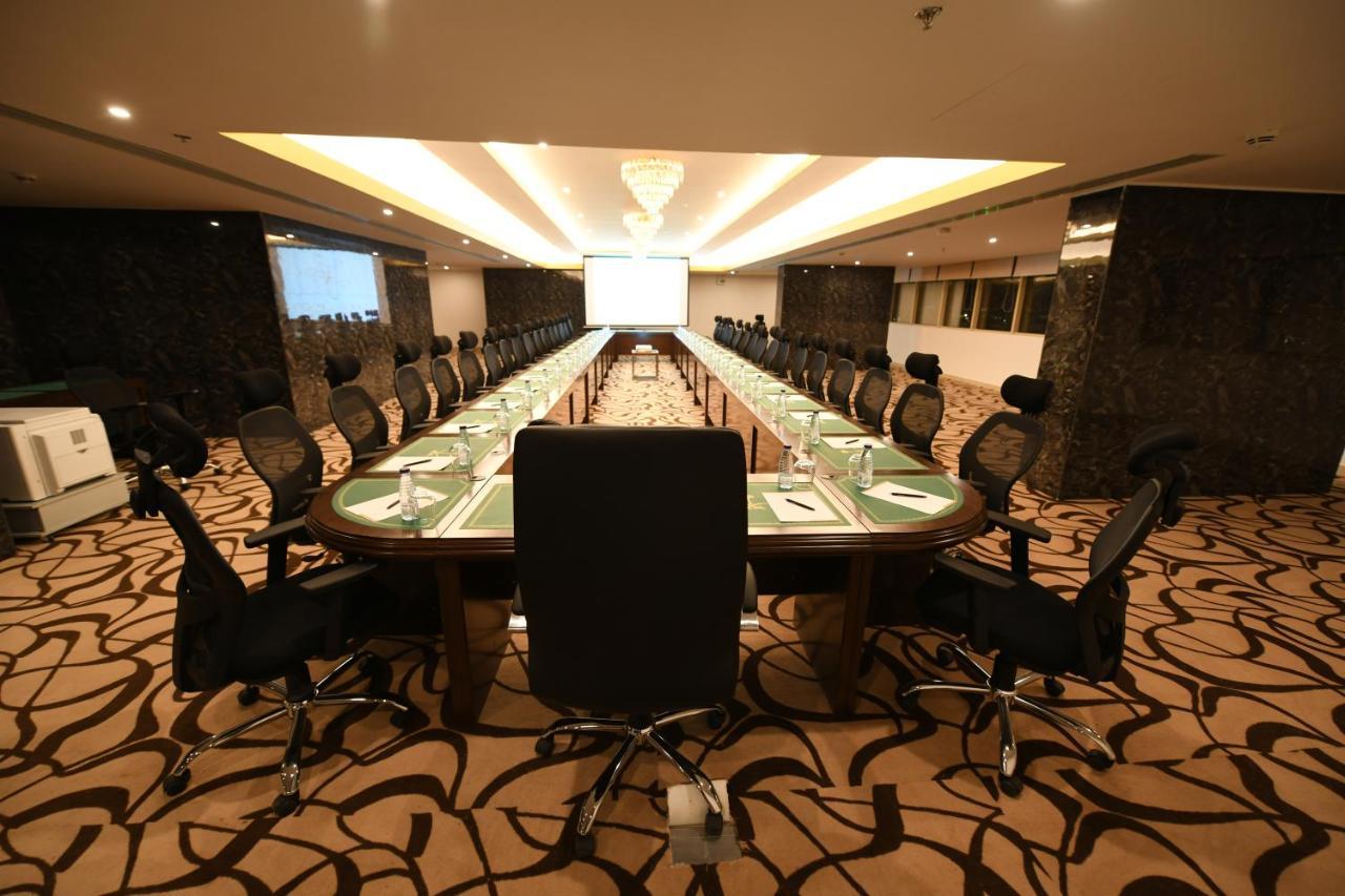 Le Park Concord Hotel Najran Esterno foto
